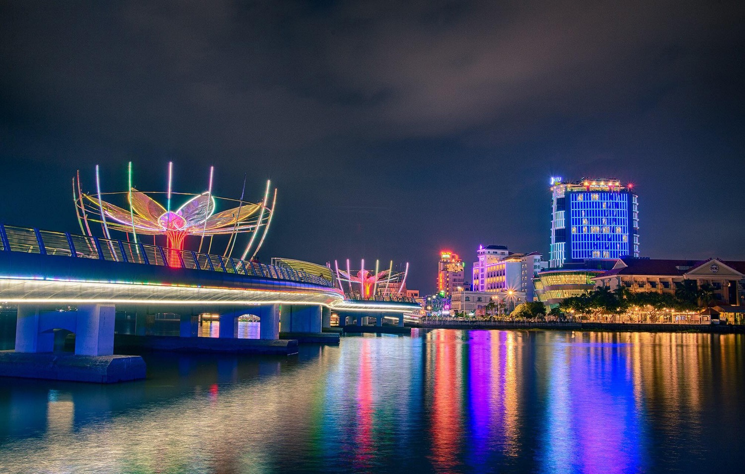 Ninh Kieu wharf