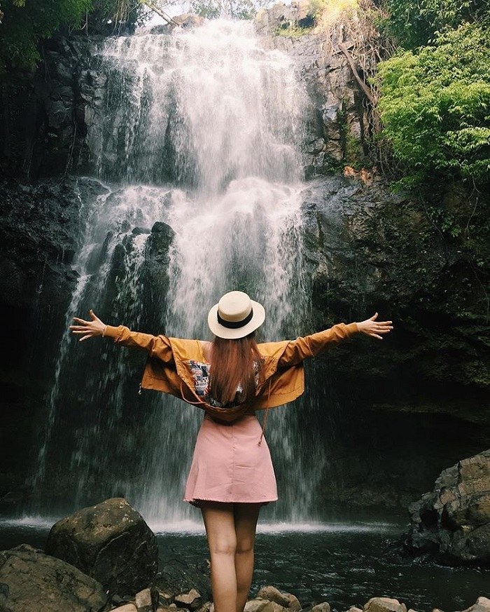 Coming to check-in at Luu Ly Waterfall, you will enjoy moments of relaxation and comfort in a quiet natural space.