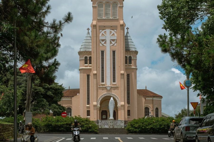 Rooster Church - Enraptured by the ancient charm amidst the heart of Da Lat