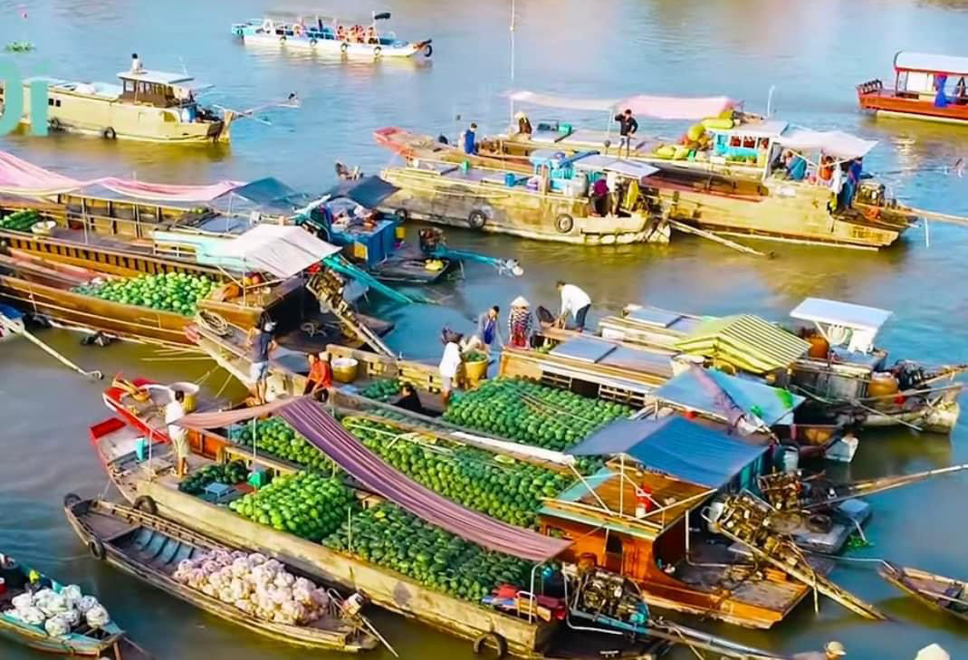 Cai Rang floating market