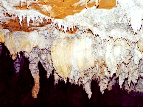 Muong Vi Cave