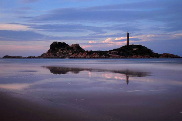 Mui Dinh Lighthouse - Bewildered by the beauty of French architecture