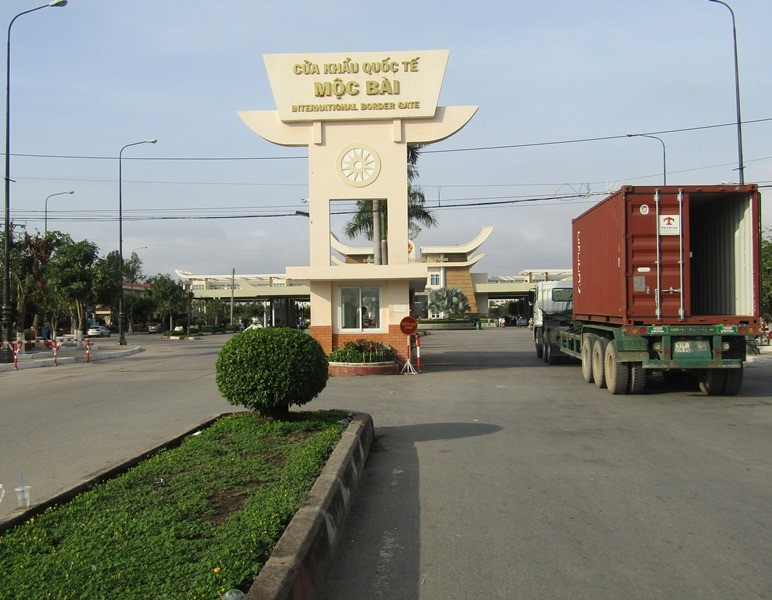 Moc Bai border gate connects Ho Chi Minh City with Phnom Penh