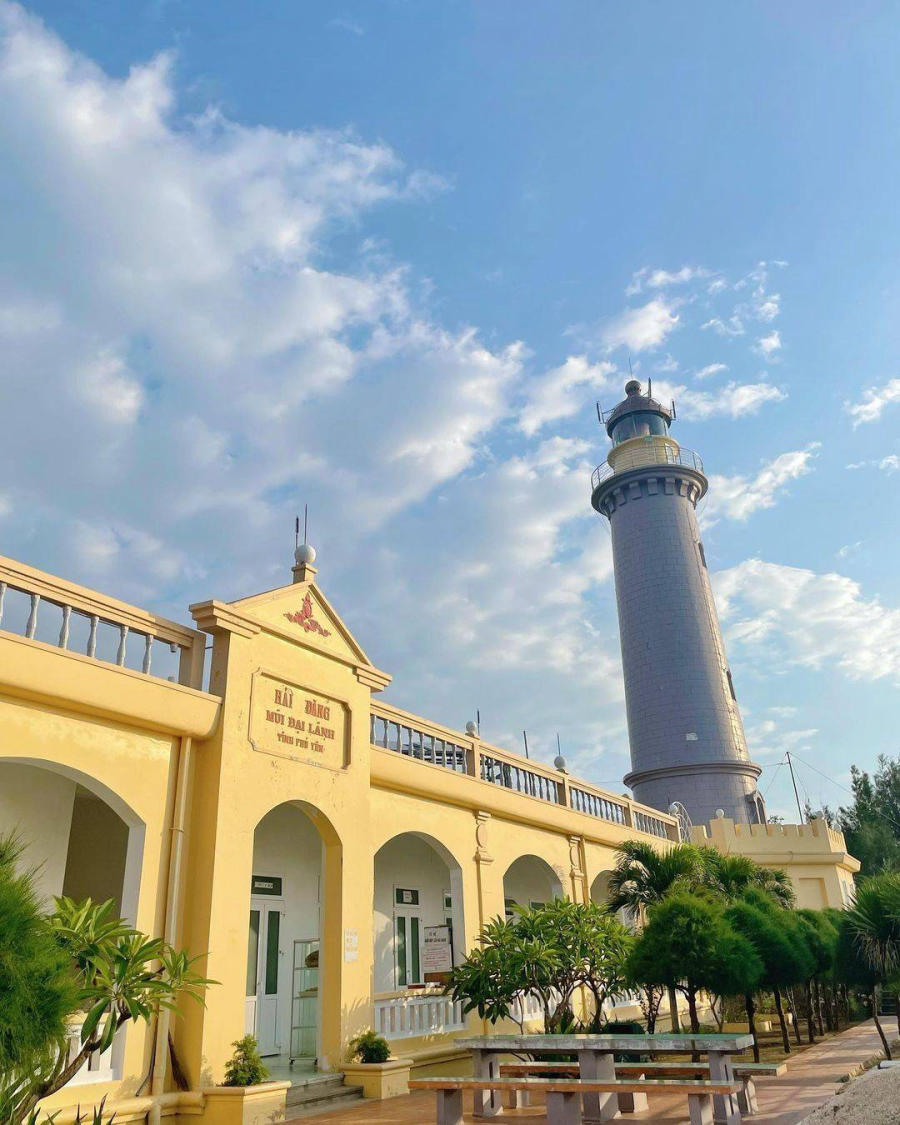 Dai Lanh lighthouse