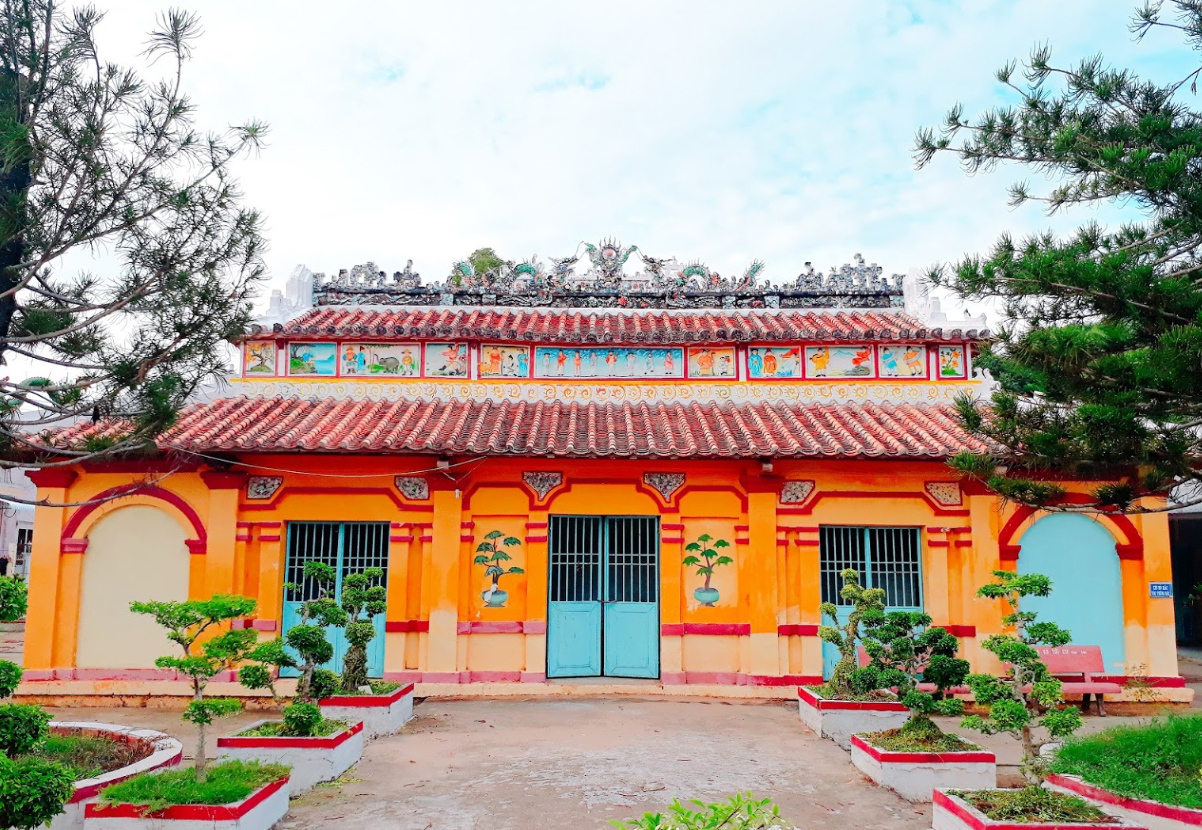 Tan Phu Trung communal house