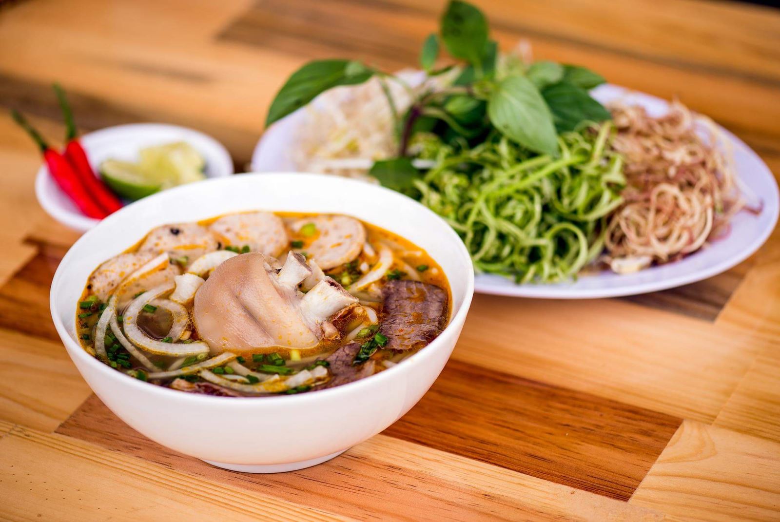 Bún bò Huế – Thưởng thức hương vị cố đô