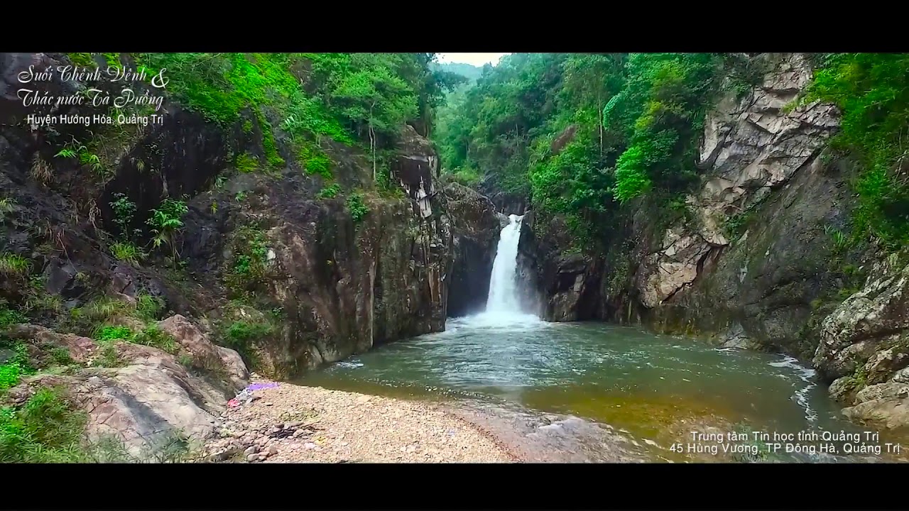 The beauty of Chenh Venh waterfall from afar