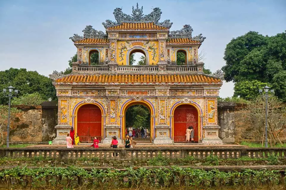 HUE (KHAI DINH TOMB - HUE COLD CAPITAL - THIEN MU Pagoda)