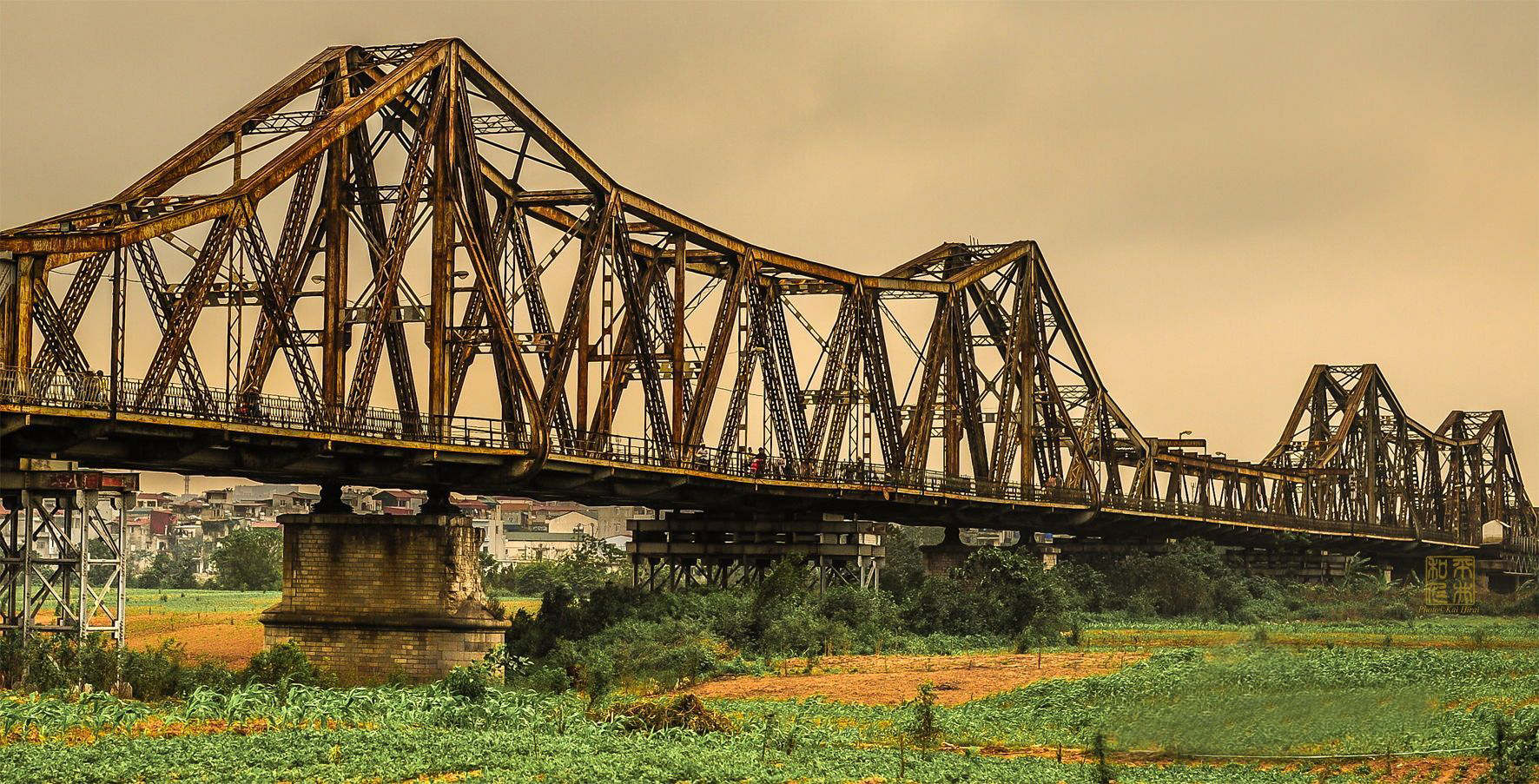 Cầu Long Biên