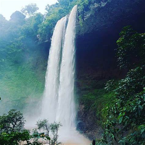 DaK G'lun Waterfall - the check-in place for young people