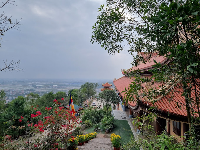 Truc Lam Phuong Hoang Zen Monastery