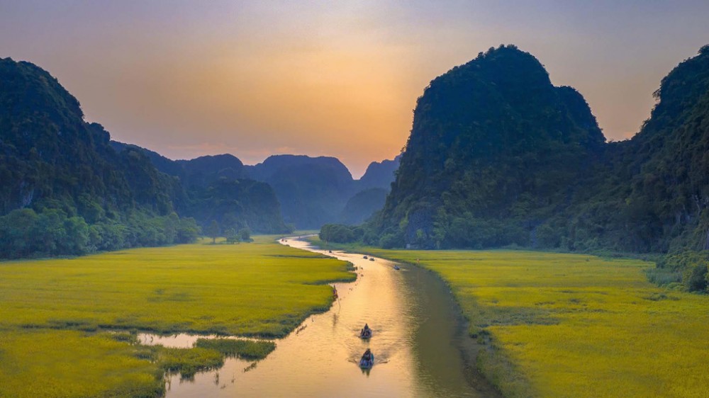 Tam Coc - Trang An에서 반짝이는 황금의 아름다움을 감상하세요.