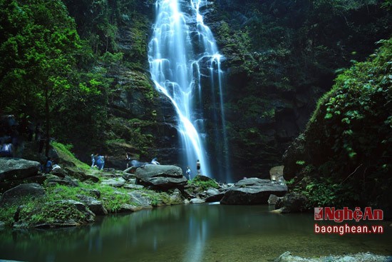 Khe Kem Waterfall - A white silk strip in the middle of thousands of Nghe countries