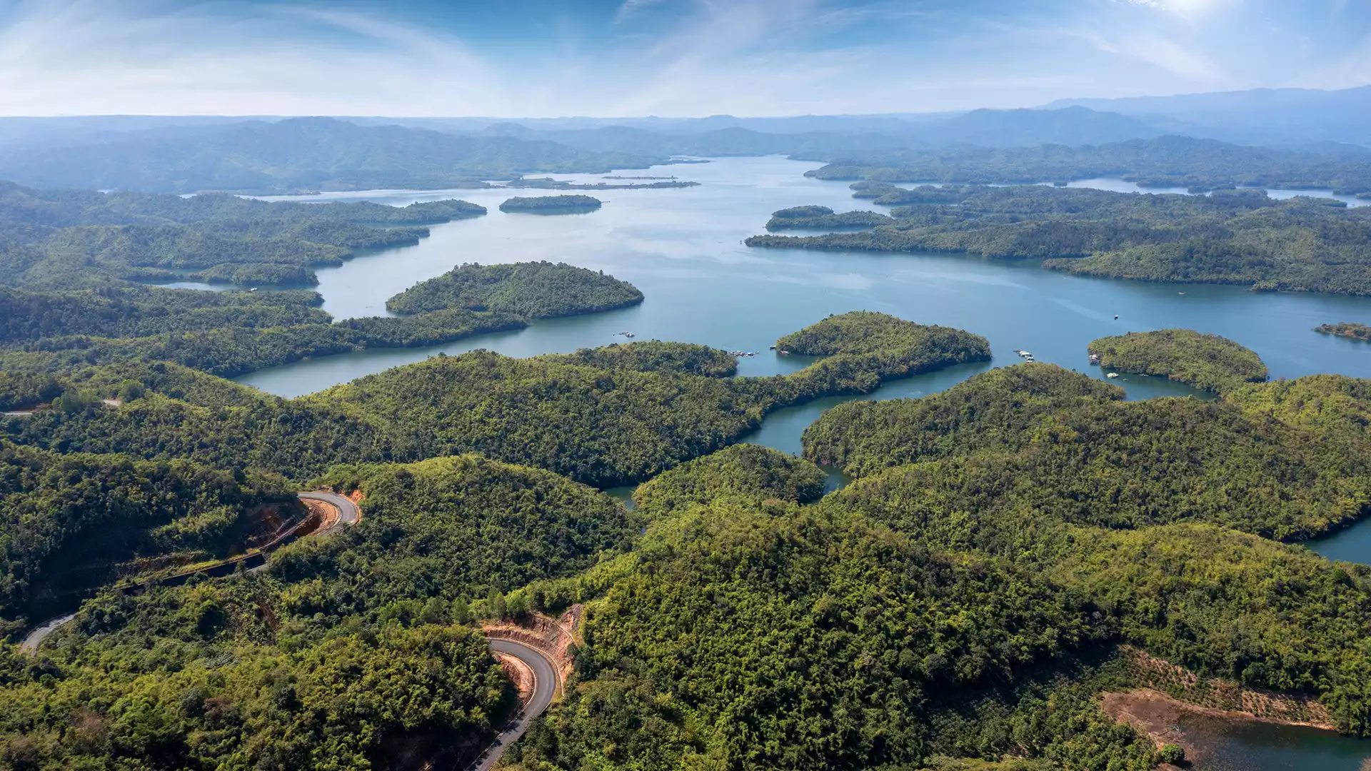 "Ha Long Bay on land" of the Central Highlands.