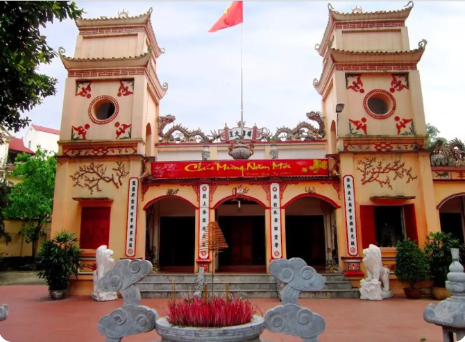 The front of Ky Cung temple