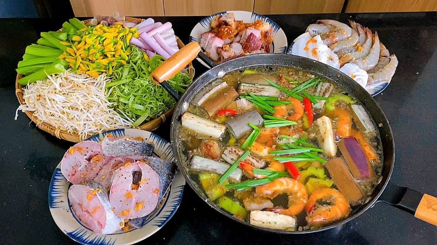 Fermented Fish Hot Pot, specialties that travelers should not miss in Chau Doc