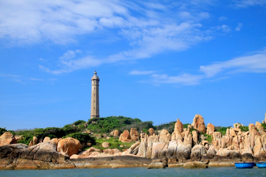 Mui Dinh Lighthouse - View from afar