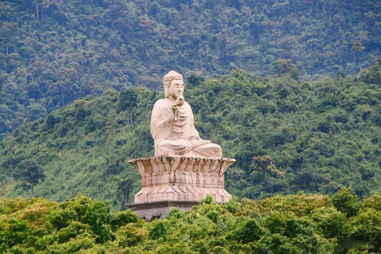 The image of Bodhisattva Quan Yin on Bach Ma mountain