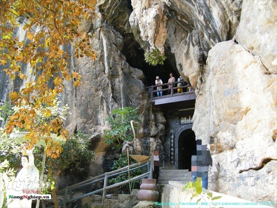 Thach Long Pagoda