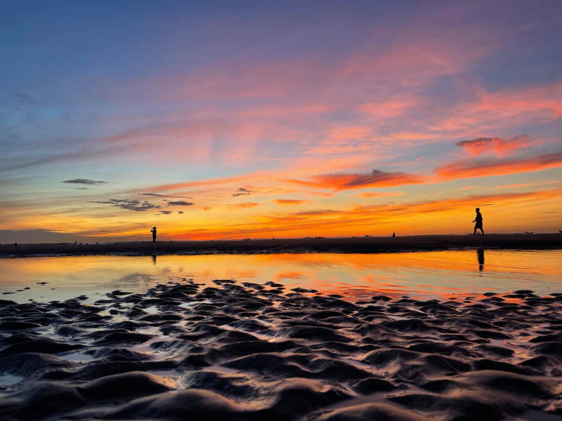 Enjoying the fresh air in the morning or feeling the gentle beauty of the sunset on Hai Hoa beach are interesting experiences not to be missed.