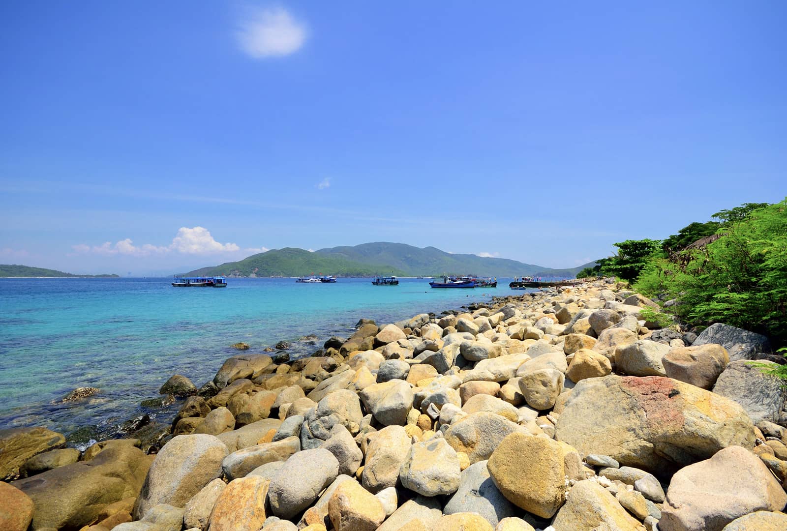 Hon Mun Island - The most lively aquarium in Southeast Asia