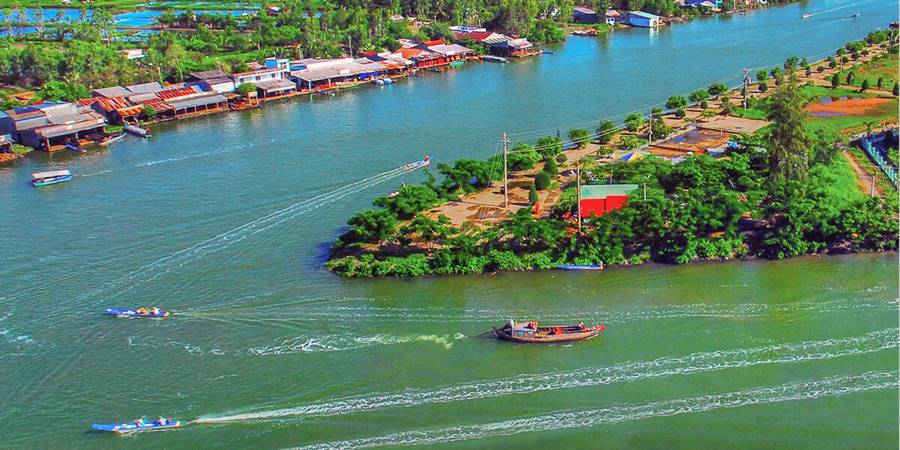 Ca Mau floating market