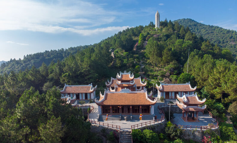 Huong Tich Pagoda - 1 famous Buddhist relic in Ha Tinh