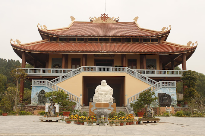 Truc Lam Phuong Hoang Zen Monastery