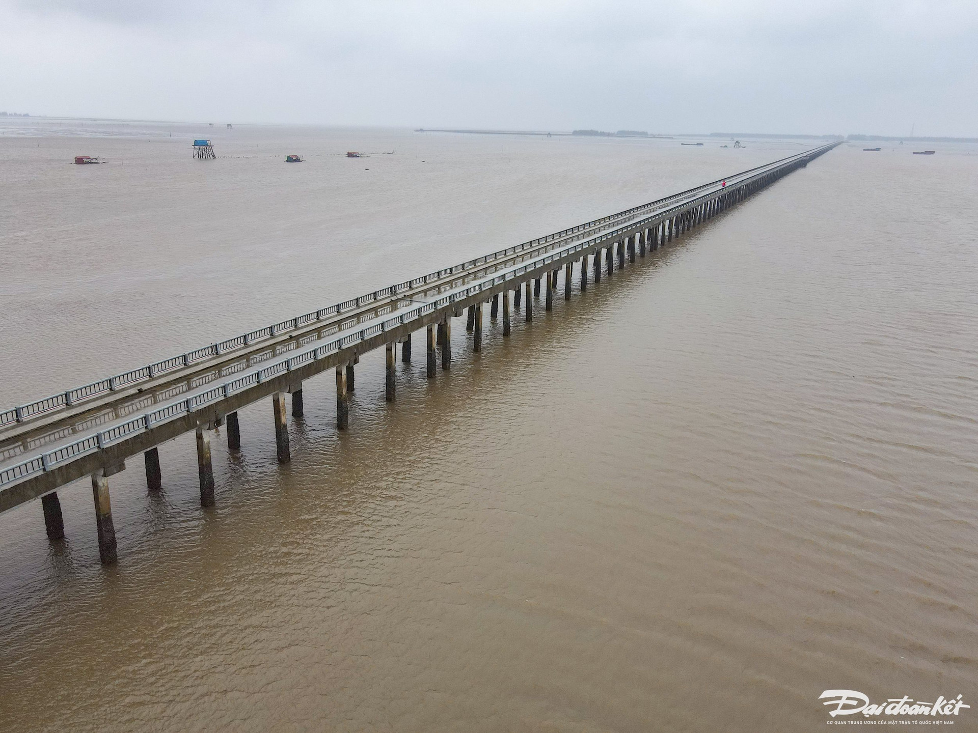 See the most beautiful bridge across the sea in Ninh Binh