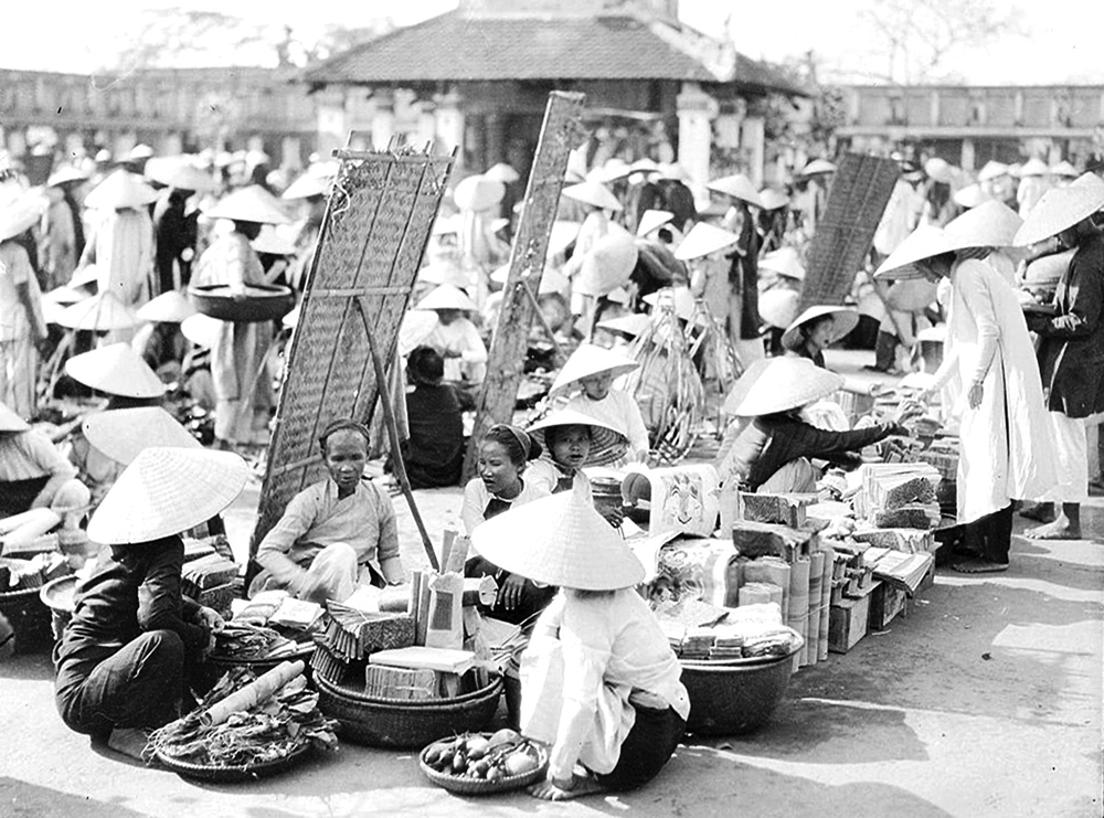 Dong Ba Market