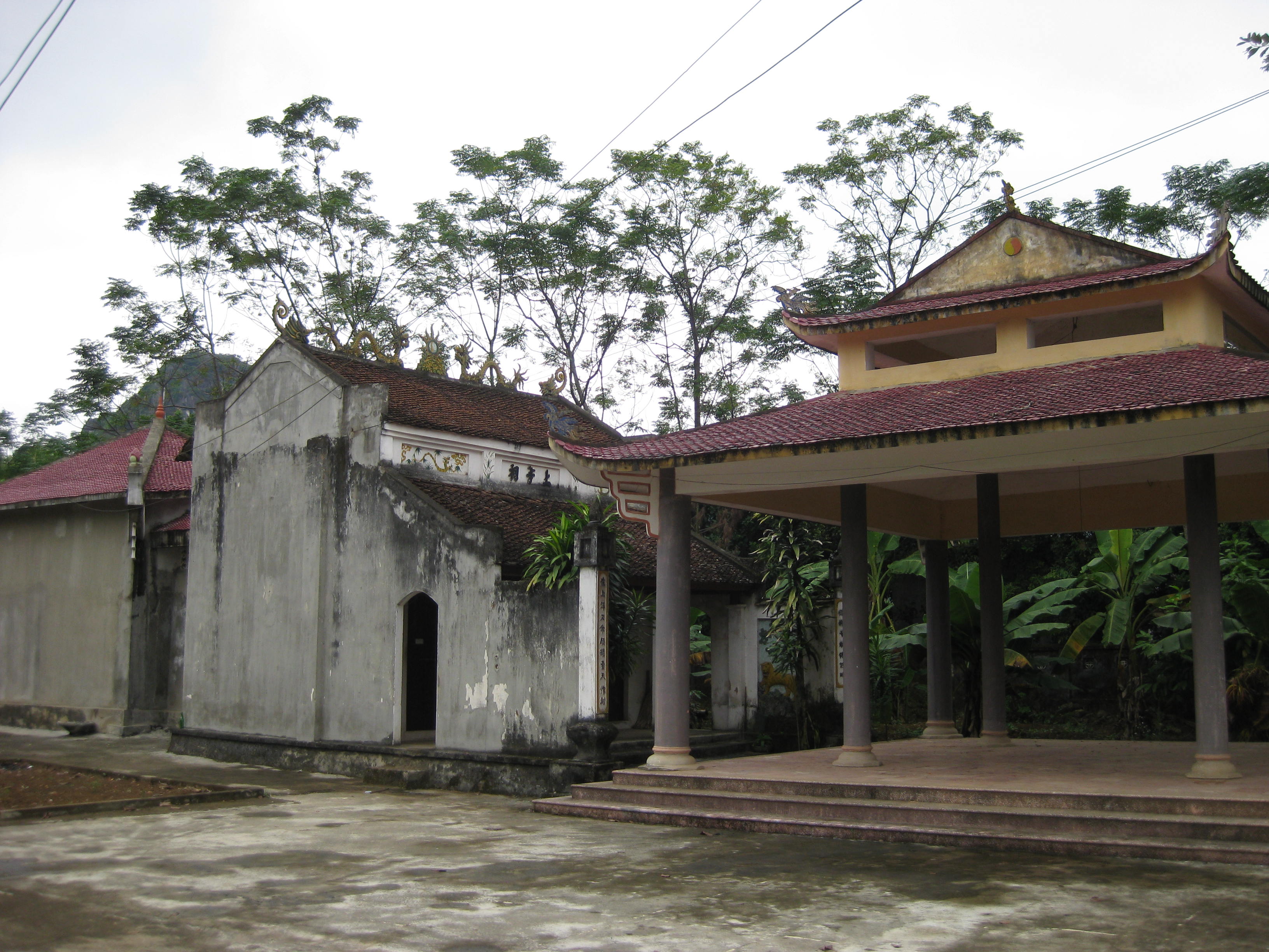 Trung Bao temple and shrine