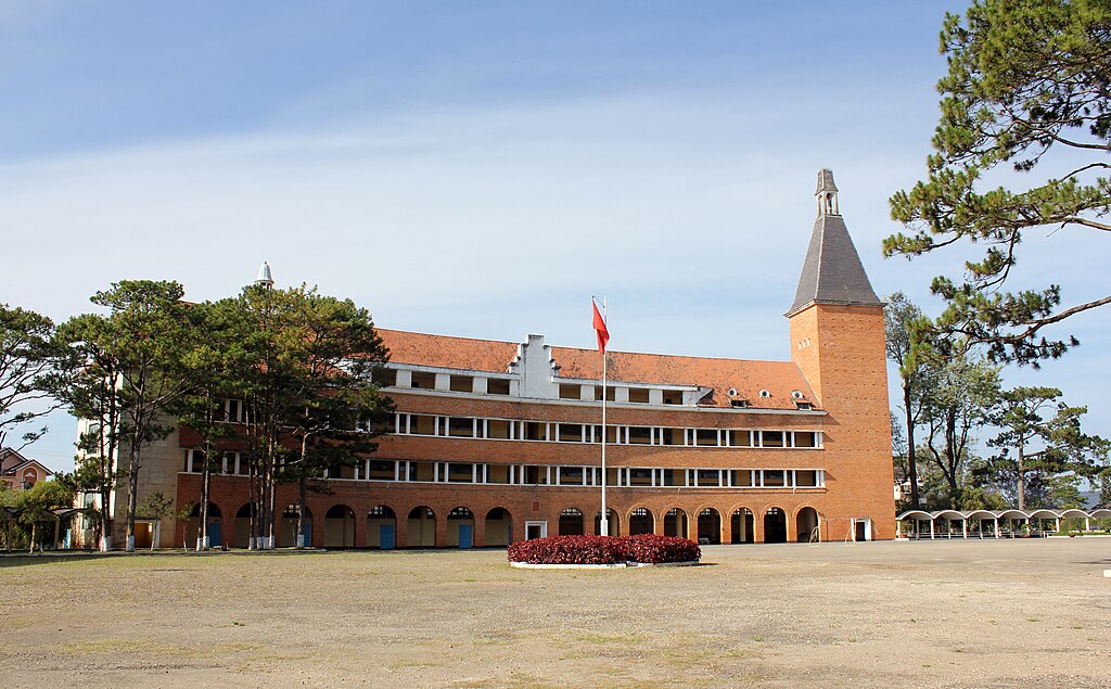 大叻师范学院