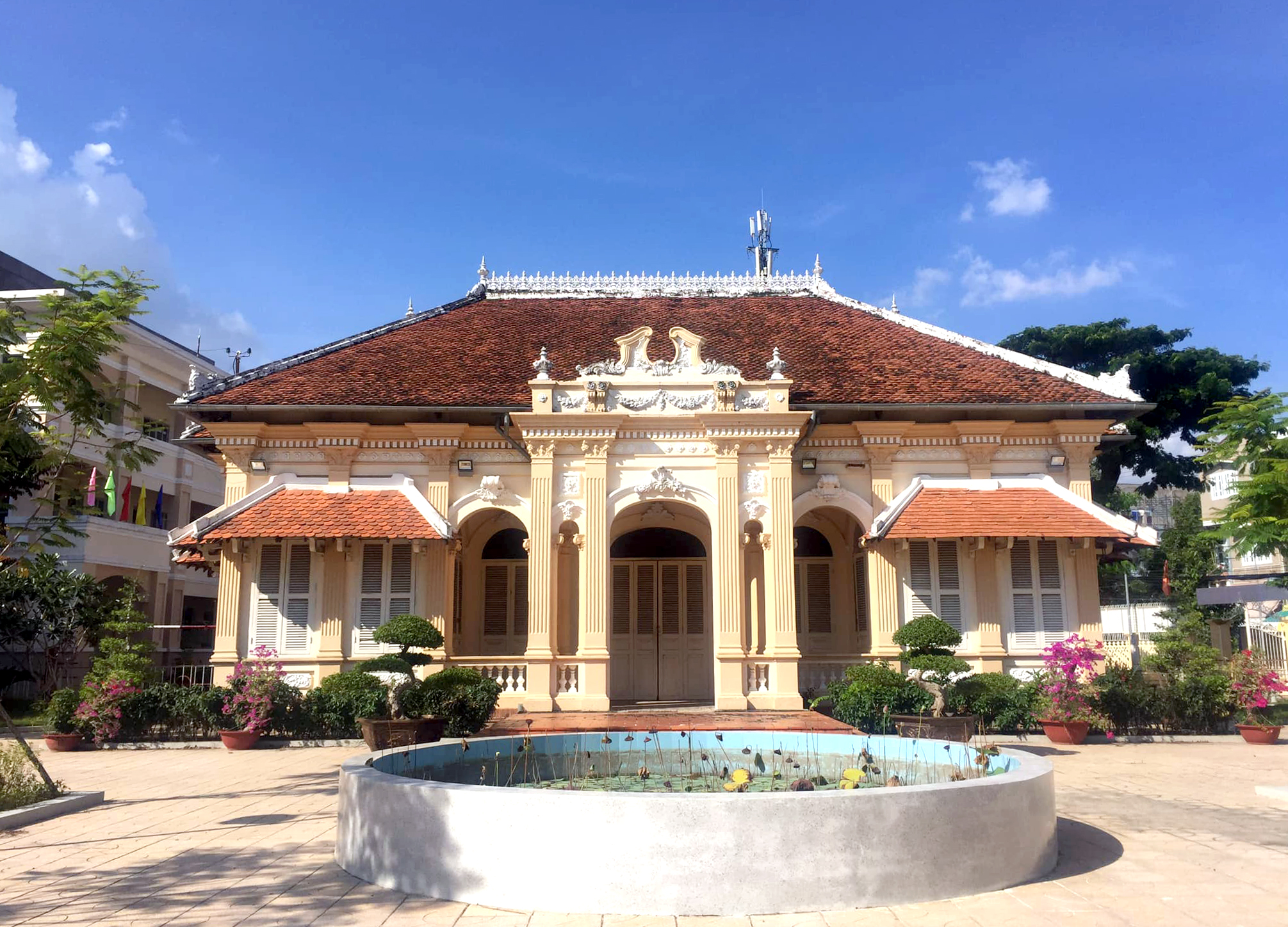 Exploring Bach Cong Tu's House: A Tale of Elegance and Legacy in My Tho City