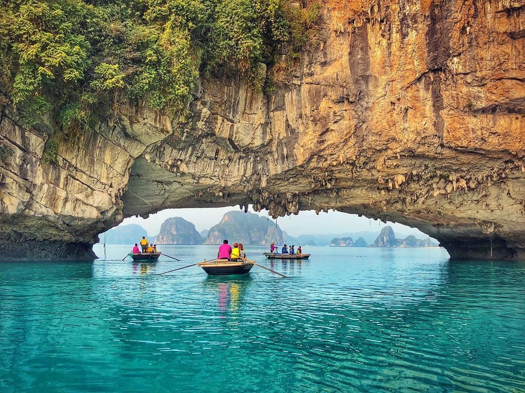 白土龙岛湾地理位置优越，自然条件优越，绝对是游客游览的理想旅游目的地。