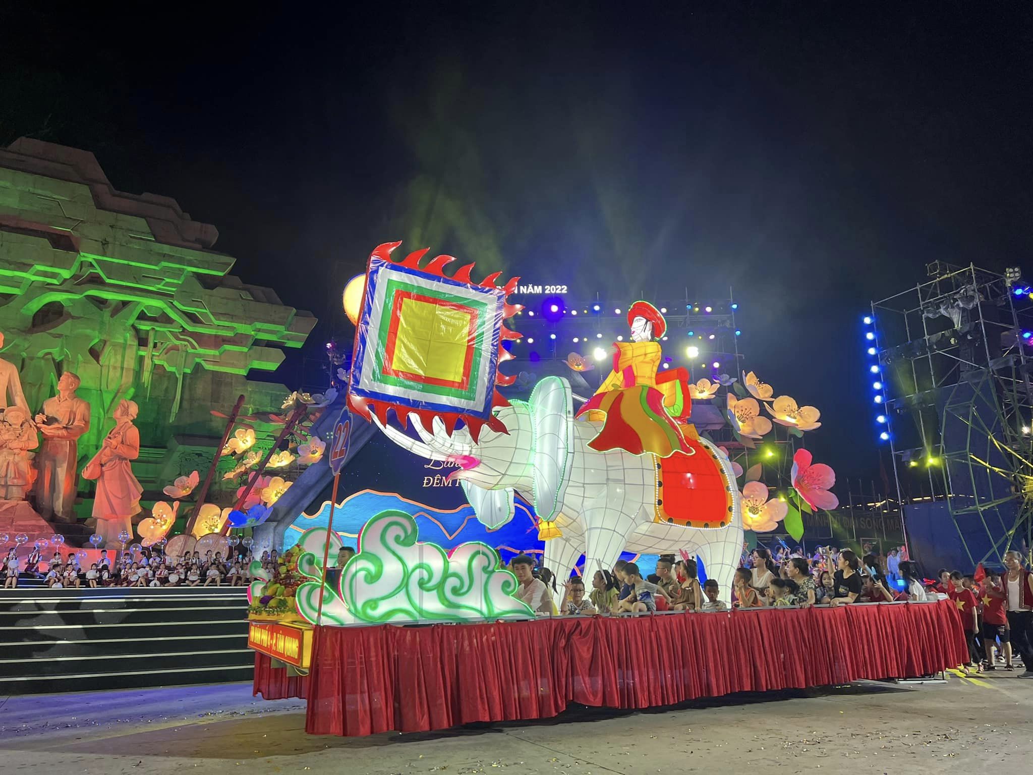 Experiencing the Largest Mid-Autumn Festival in Vietnam - Thanh Tuyen Festival