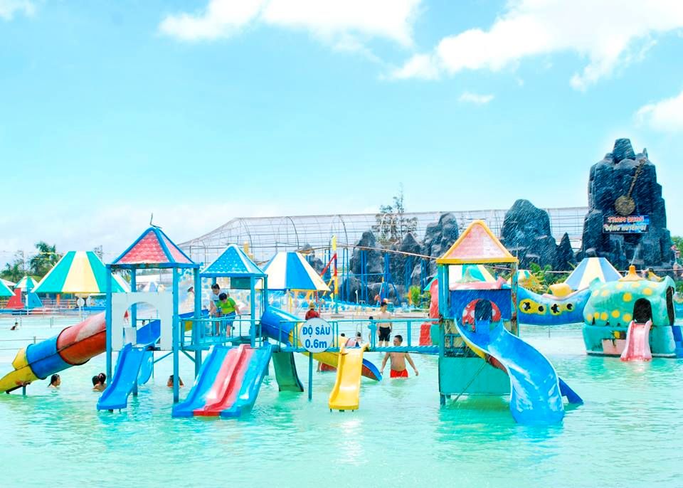 Huge amusement park with artificial beach - Bac Lieu beach