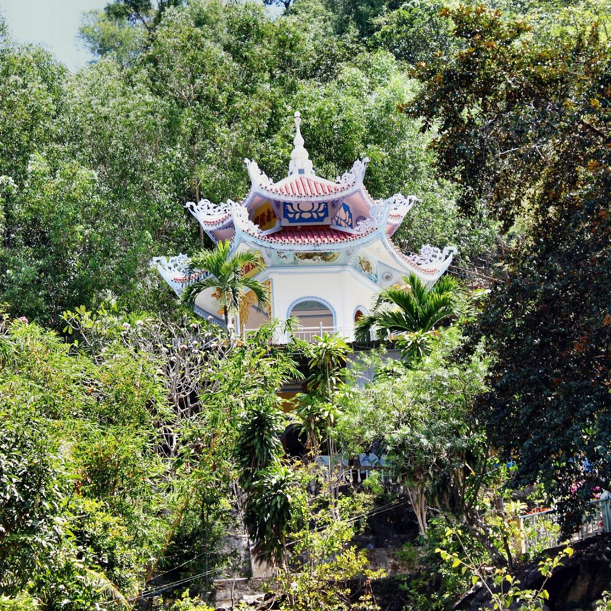 Suoi Do Pagoda