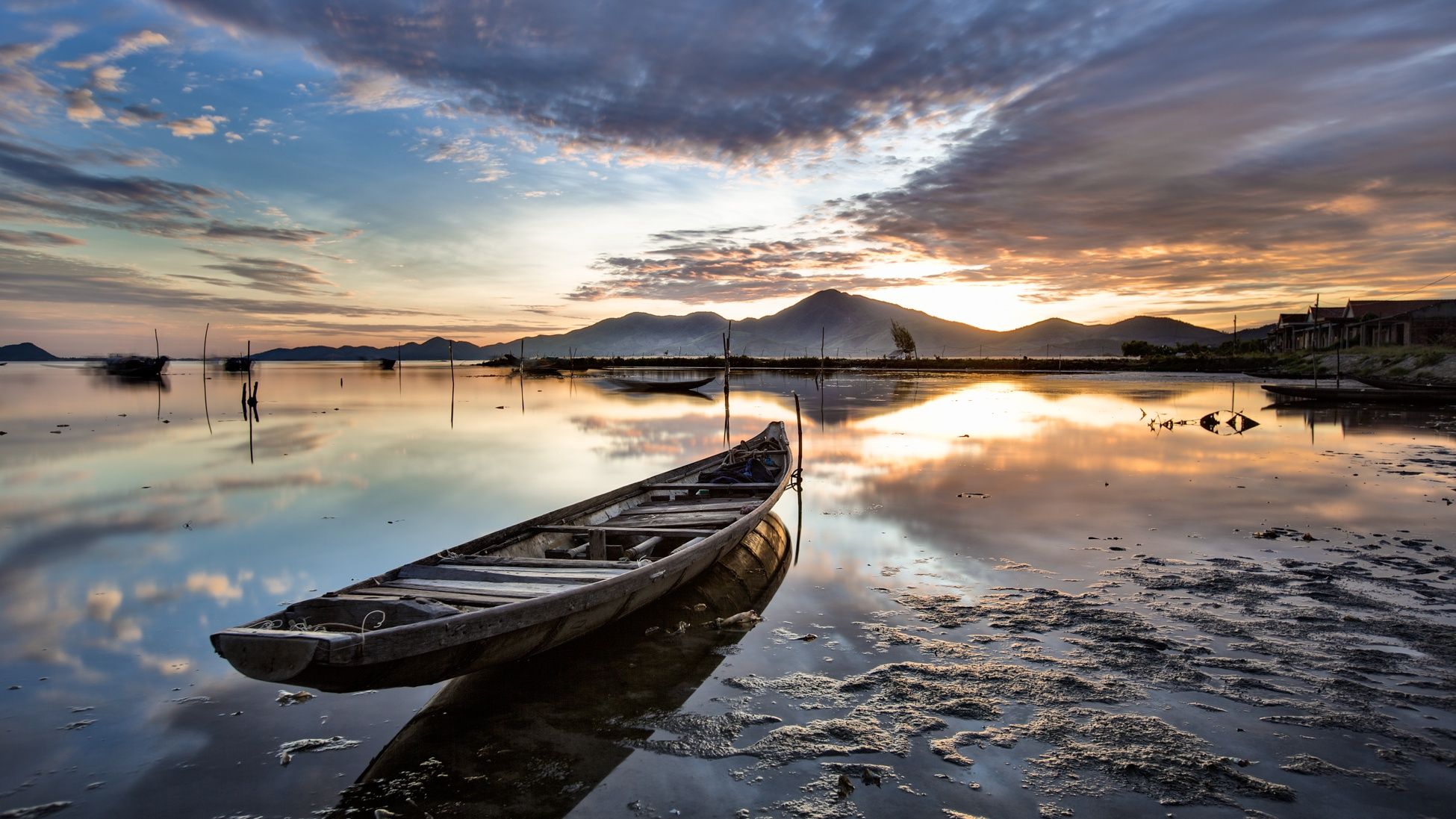 Get lost in the wonderland of Tam Giang Lagoon - Wild, ancient beauty attracts tourists