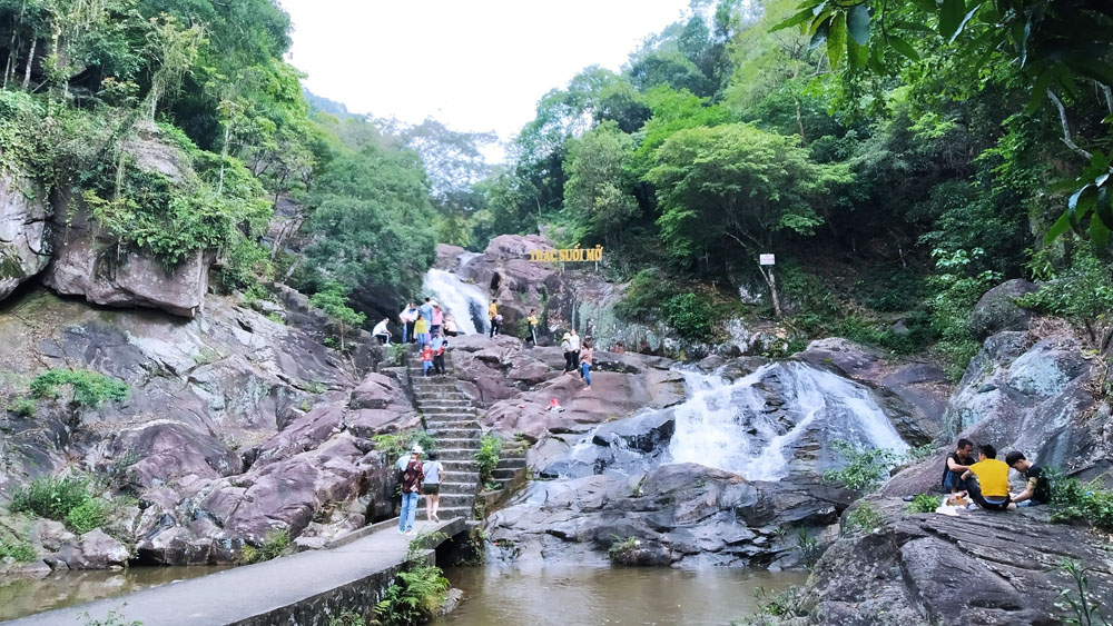 Suoi Mo Temple