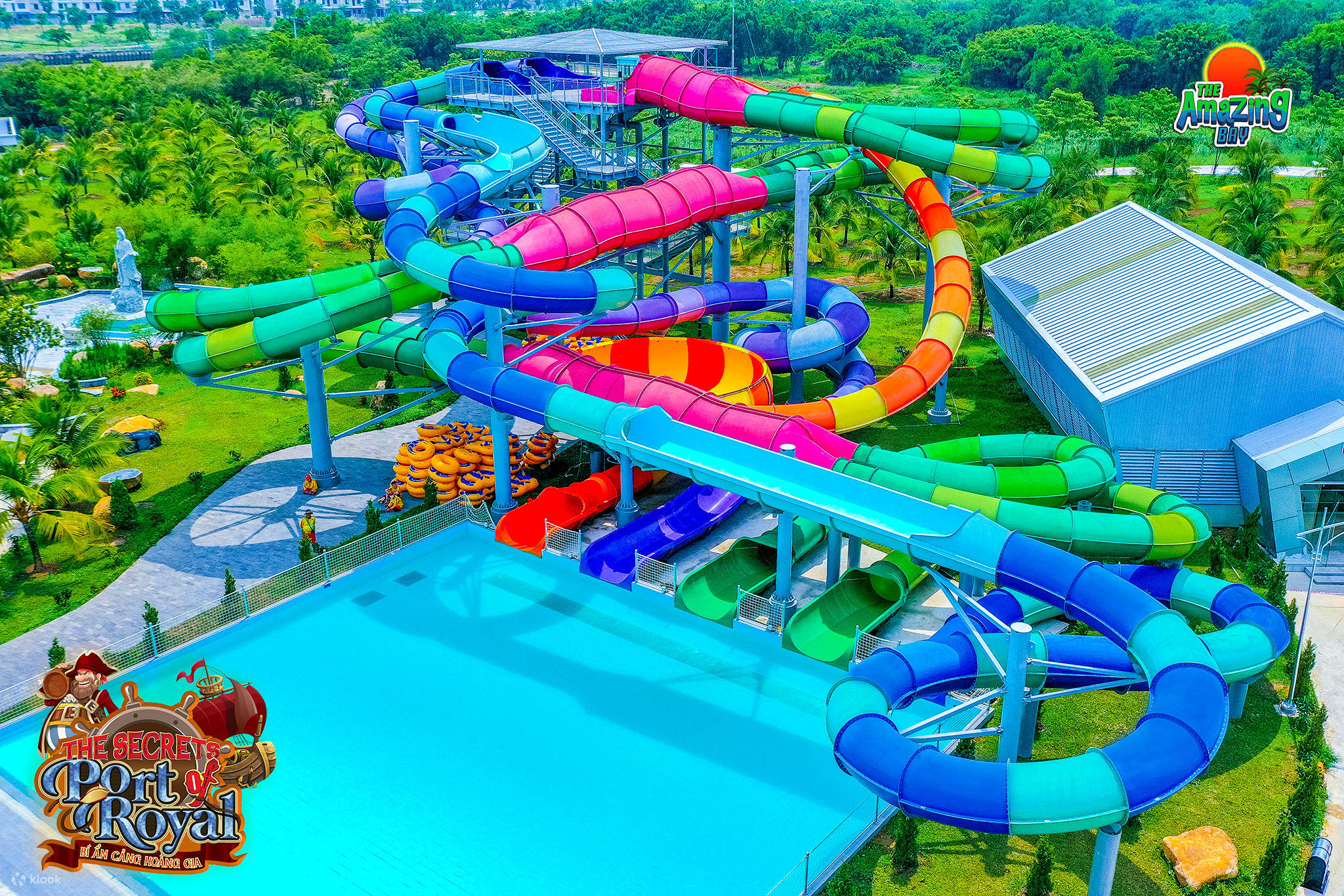 The water park is designed by professional consultants with high-end, modern equipment. Therefore, this place has achieved 5 unique records