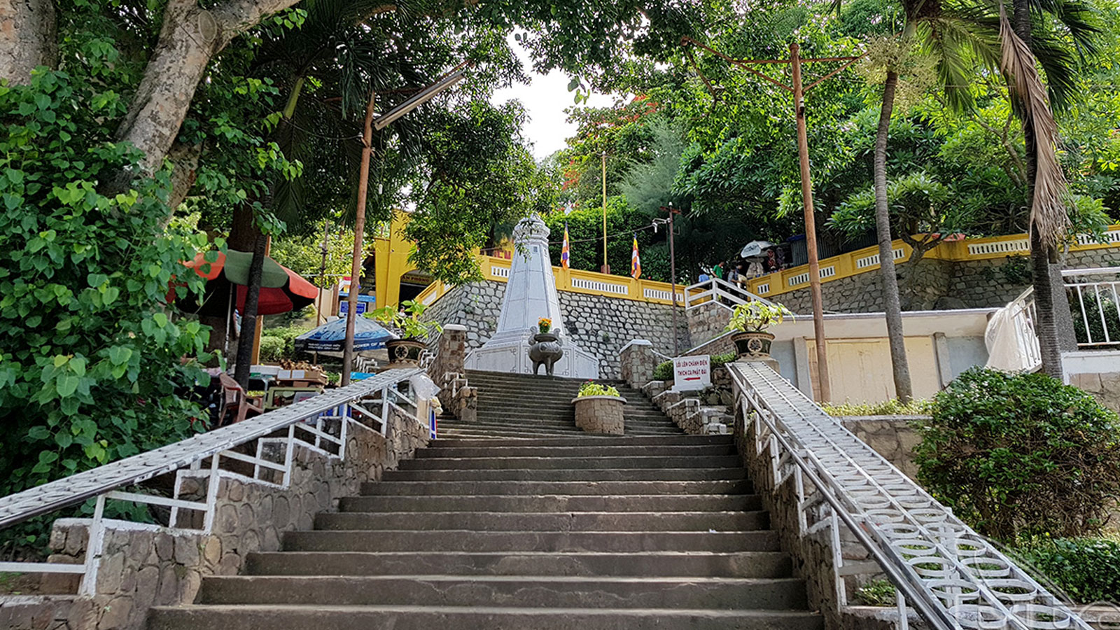 The way to Shakyamuni Buddha Dai