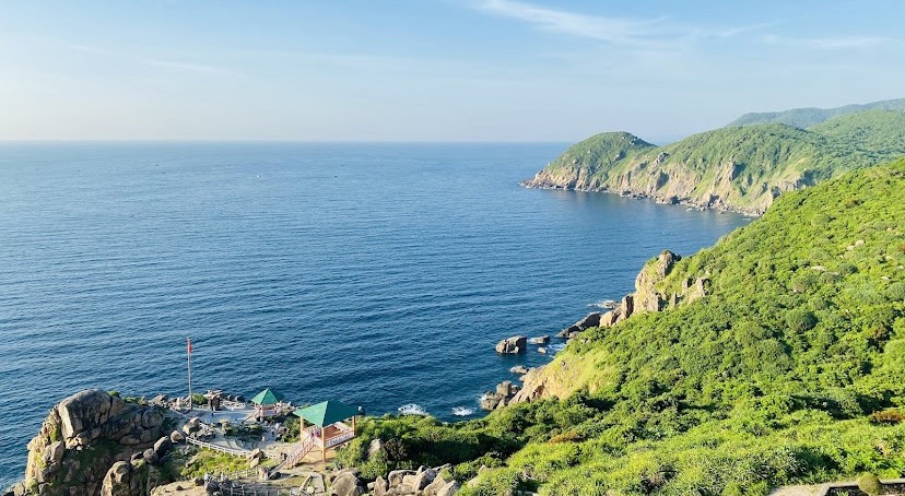 Admire the wild and enchanting beauty of Bai Mon Phu Yen.