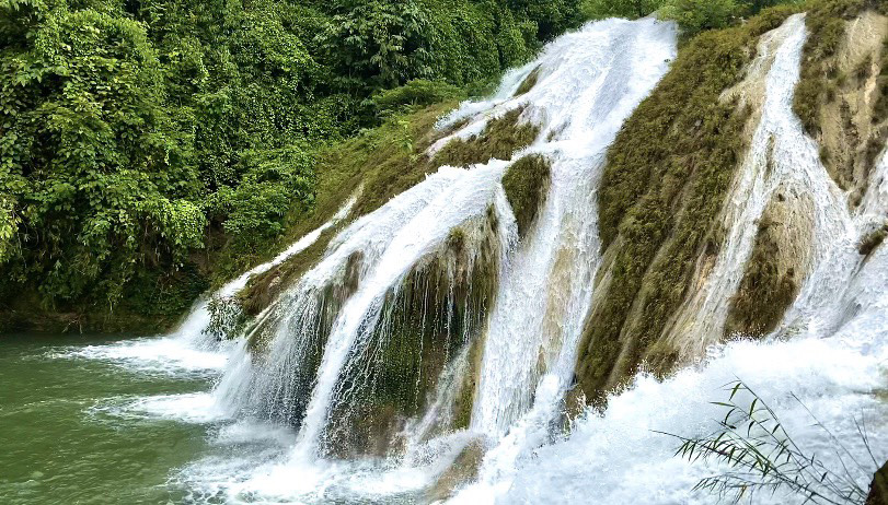 Discover the 'continuous waterfall' of Tat Cum, Tat Cao and Tat Gio in Tuyen Quang