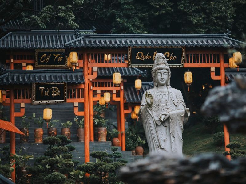 Sacred Serenity: The Unseen Beauty of Cay Thi Pagoda