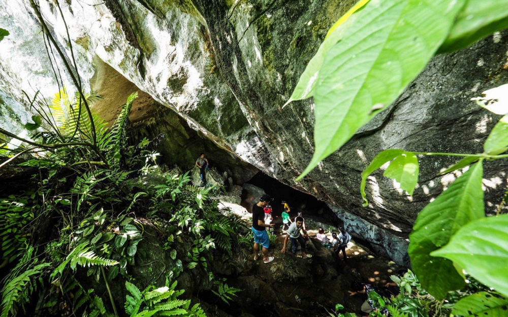 Tham Pha Cave