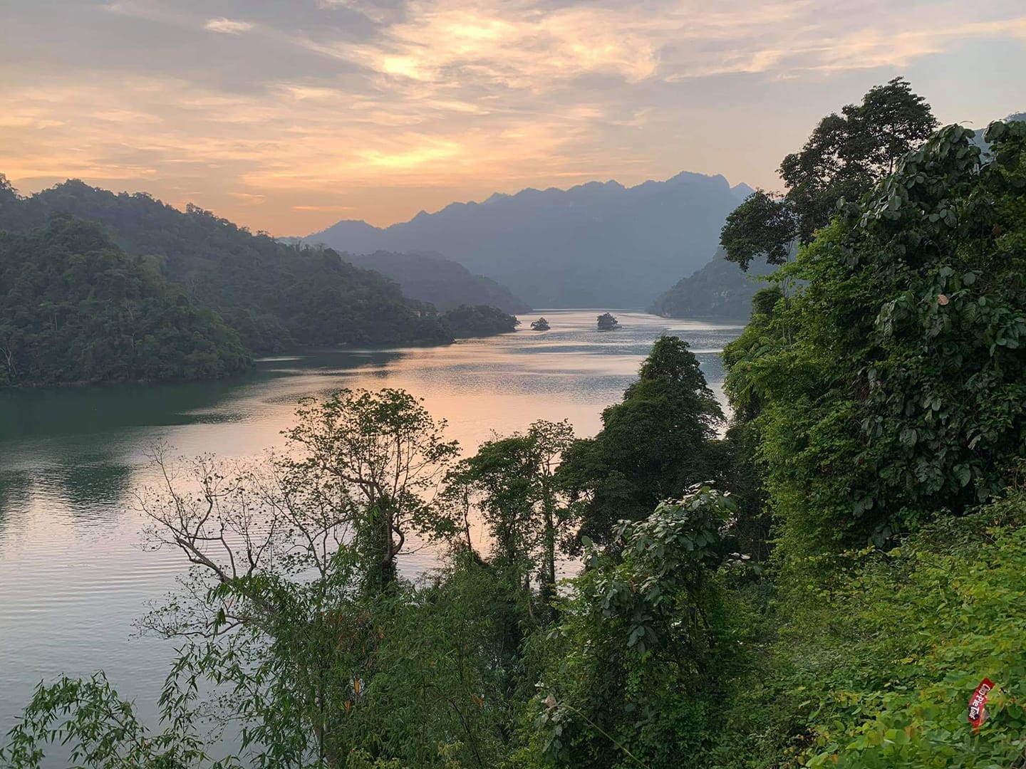 Peaceful corner of Ba Be Lake