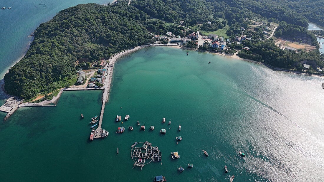 欣赏越南最美丽海岛的蓝色大海、白色沙滩和原始美景