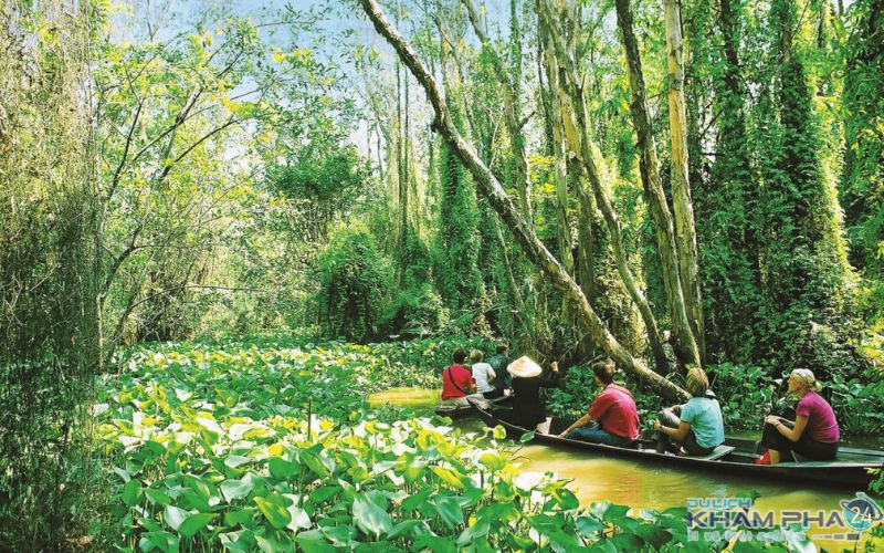 Canoeing at Xeo Quyt relic site