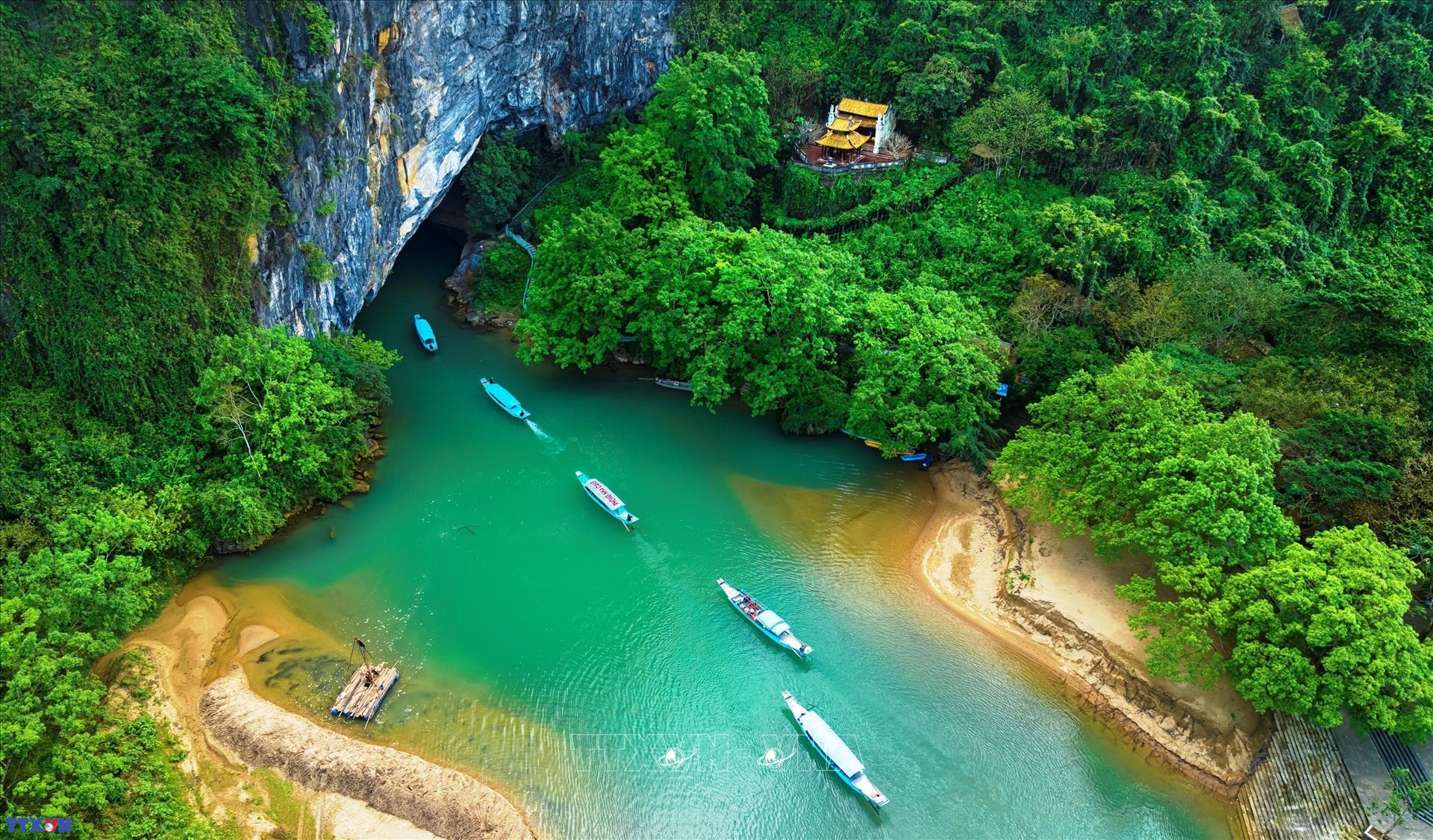 Vườn quốc gia Phong Nha Kẻ Bàng - Khám phá vẻ đẹp kỳ quan thiên nhiên