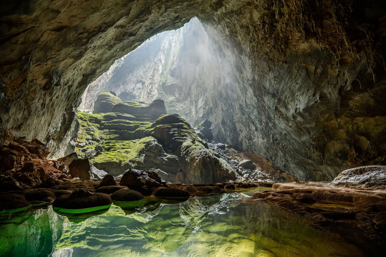 Son Doong Cave - the largest cave in the world